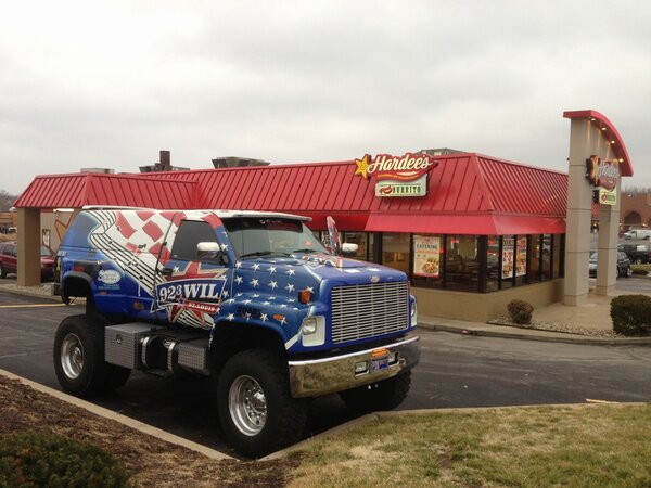 MrDaveMudd's tweet photo. Excited to be helping at a Heat Up Saint Louis fundraiser at the Hardee's on Zumbehl in Saint Charles! http://t.co/xun05MUC