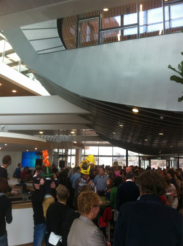 Feestelijke opening voor medewerkers nieuw gemeentehuis Lochem. Zaterdag open voor inwoners!