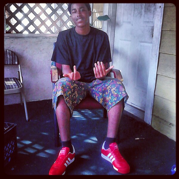 GuwopDaName's tweet photo. #chillin #curred #kush&amp;purp #1500 #fwm #beep http://t.co/OkX7EgeP