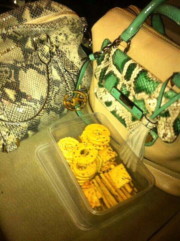 qsi100_'s tweet photo. من يبغى موالح؟
#غرد_بصوره http://t.co/WqnxDVQa