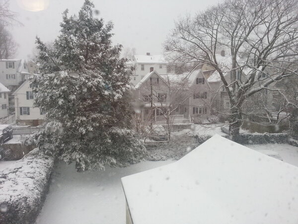 rjbeckerii's tweet photo. Ok. That was a nice snow. Time to stop and.....wait...you mean there is another 12" coming?! #frankenblizzard http://t.co/uW1Ik4S0
