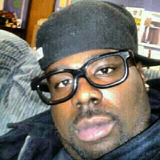 I feel like uploading pics bored as fuck day off photo shoot lol http://t.co/KSf7SpPF<a href="/tag/mytwitteranniversary"class="tags"><span>#mytwitteranniversary</span></a>