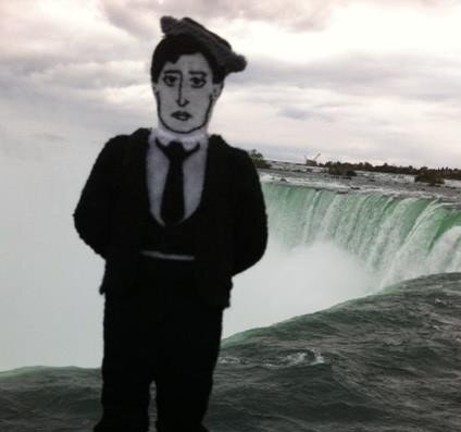 Flat_Buster's tweet image. Flat Buster gets closer to the falls in Niagara, ON. A little *too* close if you ask me...