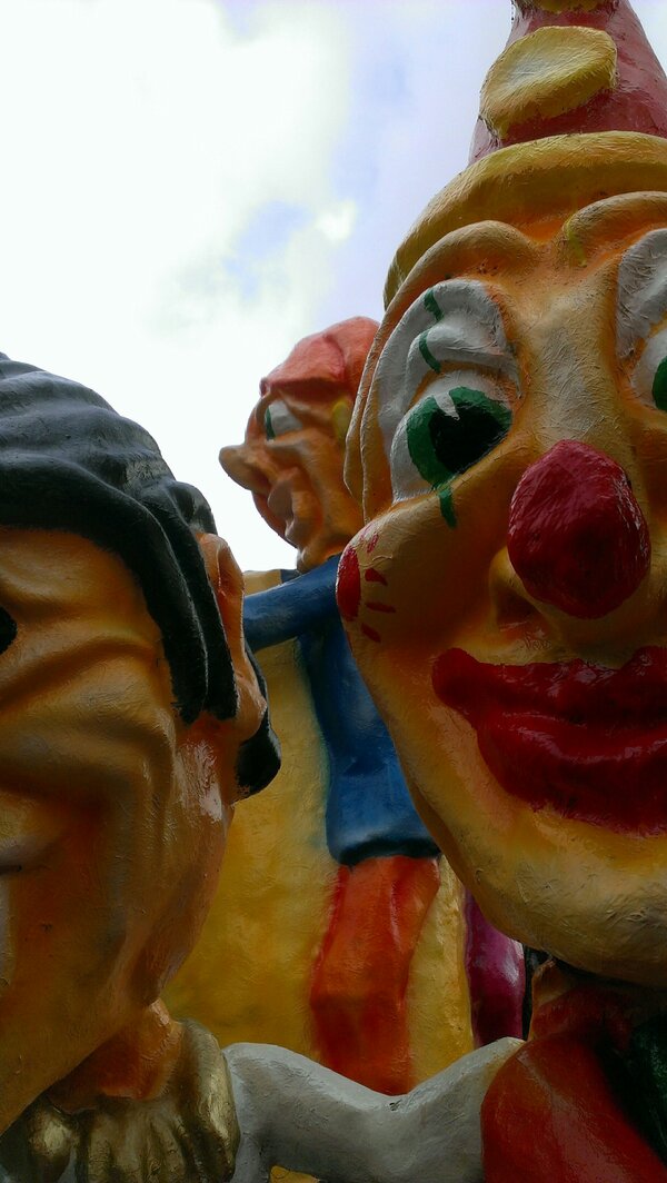 cvsimpel's tweet photo. Zo, de wagen is zo goed als klaar, laat carnaval maar beginnen! http://t.co/uWgePMTa