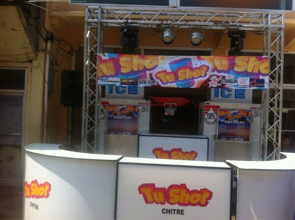 Tushot507's tweet photo. @Tushot507 a un 85% viernes de día!  los esperamos alado de la tarima de @WAO975 gracias @ciclonpty por el apoyo🎉 http://t.co/U4HIkpIv