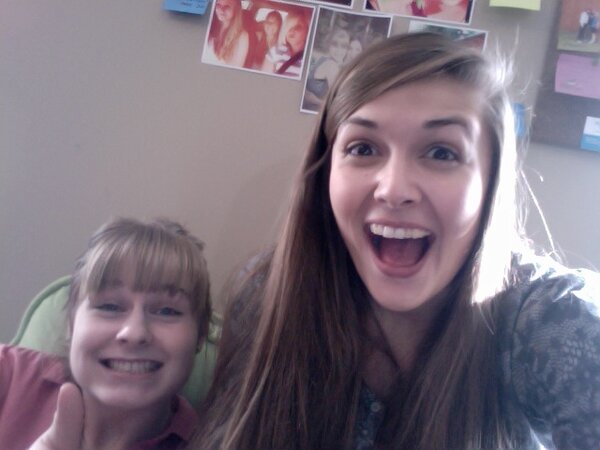 LTrabs's tweet photo. Hanging out with this beauty! So blessed to call her my friend! #catchuptime #nosignofhomeworkhere http://t.co/63nubOoI
