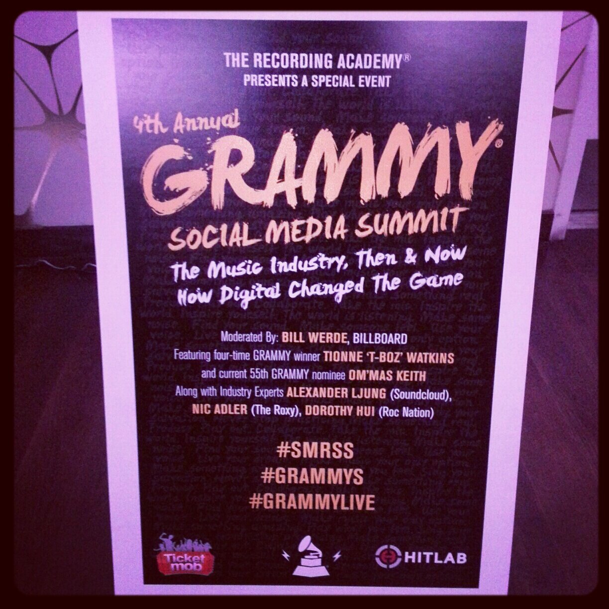 Grammy Social Media Summit  - Mike y Grammy Center Stage BCnFa5aCIAAnJOc