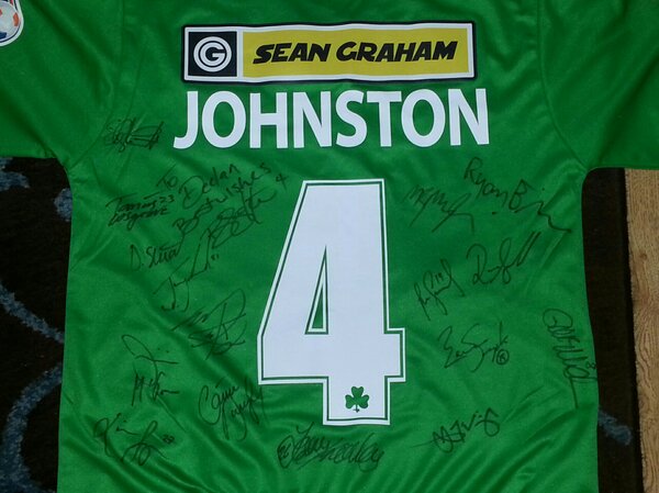 declanhealey's tweet photo. Barry Johnston signed shirt from League Cup final. Thanks @barryjohnston67 @mickmezza http://t.co/vYZhrnQJ