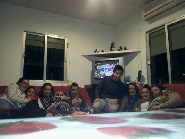 Eva_Gomez13's tweet photo. Todos con #NicoGarciaLobaton vamoooos comparsa #LosValidos sois los mejores!! @ComparsaKikeR http://t.co/Dv4BjLyD