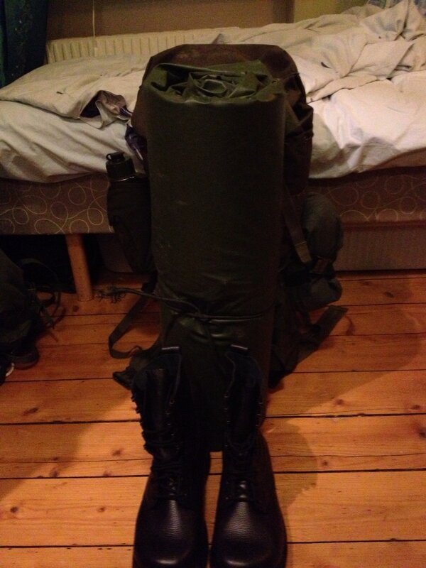 langgrabben's tweet photo. I've packed my bag and shined my shoes, which means i'm ready for tomorrow's military exercise http://t.co/panWjILH