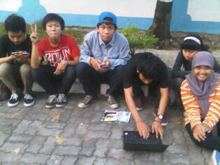 Foto ini diambil setelah pembuatan video dork sragen utk piwi  cc @oinkpanji @AzizLatif_ <a href="/ComoStrong/">OsteoStrong at ComoStrong</a> @Titissweetlola