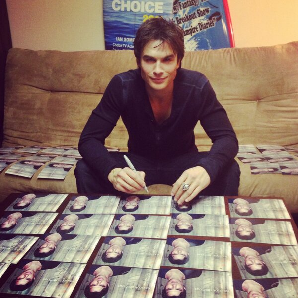 iansomerhalder's tweet photo. Btw-The Valentines Day cards &amp;envelopes from http://t.co/NakMZm04 that Im signing for you ARE on recycled paper! http://t.co/I1Umn2By