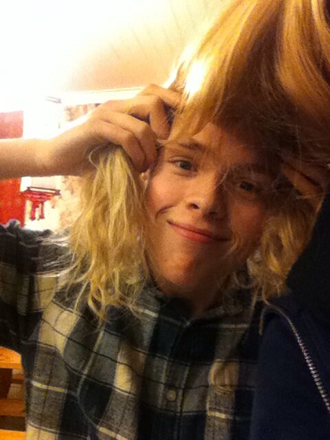 FridaWinge's tweet photo. Gratulerer med dagen @Michipews:) Du er kul! sees om noen timer, da er vi på vei til Kinaaa! http://t.co/6I092tea