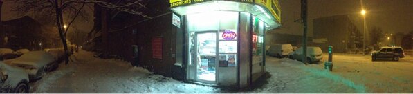 Keyhlo's tweet photo. Still open.. !#Bkblizzard #grocery @ihsentlili @ninowhy@webbafied http://t.co/6TRsaHlX