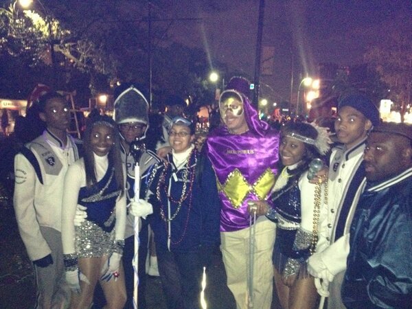 Broke down float? We keep them entertained!