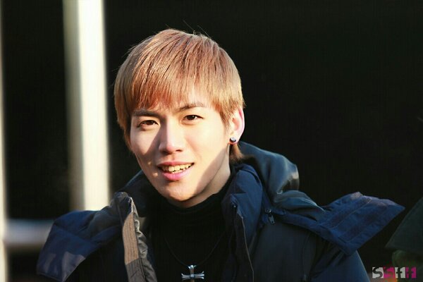 SSFF_official's tweet photo. 130208 뮤직뱅크 하이터치 이벤트 햇살같이 밝게 웃어주는 유환오빠 ( @jtlk400 ) 으악 사진찍다 저는 죽었다고 합니디 ㅇ<-< http://t.co/K4ma9962