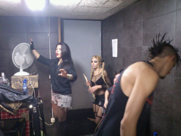 MACHINE GUN  tweet media