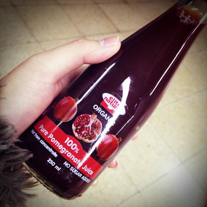 ん？赤ワイン？笑RT @megumilk02: ‼(&bull;'╻'&bull; )꒳ᵒ꒳ᵎᵎᵎ http://t.co/nO5GisXr<a class="tags" target="_blank" title="On Twitter" href="/?out=eyJ0eXAiOiJKV1QiLCJhbGciOiJIUzUxMiJ9.eyJpYXQiOjE3MjY5MTU3ODgsImlzcyI6InR3cG9ybnN0YXJzLmNvbSIsIm5iZiI6MTcyNjkxNTc4OCwiZXhwIjoxNzU4NDUxNzg4LCJyZWRpcmVjdF91cmwiOiJodHRwczovL3R3aXR0ZXIuY29tL21lZ3VtaWxrMDIifQ.KlutZBWL3vAoFZGkxrNY_QkdcKc1PYJmFyqlIbnicgNvzYJE-fNgdAE7hSf_Cq25PUIz2xDy_xc2uoZEyb_iZw">@megumilk02</a><a href="/tag/feelon"class="tags"><span>#feelon</span></a>