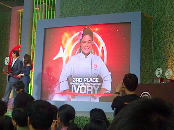 ABSCBNpr's tweet photo. Ivory on 3rd #MCLiveCookOff http://t.co/uIl8aUzK