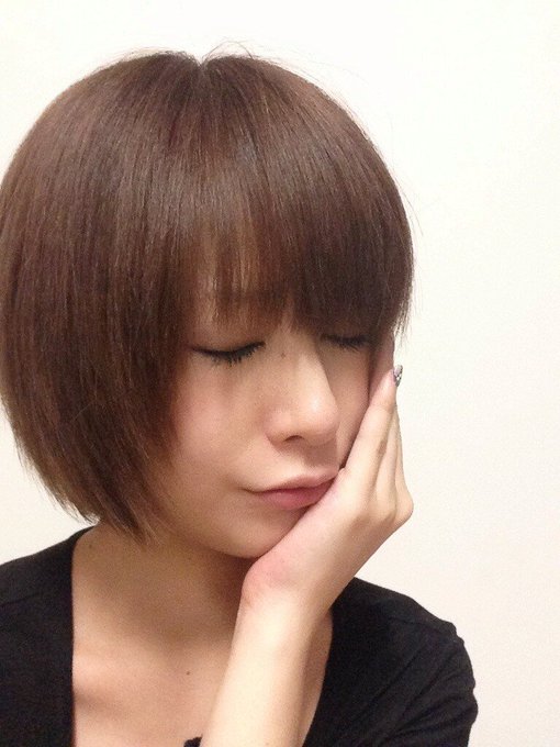 似合ってる～！！可愛い♡RT @mai_kamuro: 更に短くなりました。  けっこうお気に入り＼(^o^)／☆ http://t.co/HyOkxIYI<a class="tags" target="_blank" title="On Twitter" href="/?out=eyJ0eXAiOiJKV1QiLCJhbGciOiJIUzUxMiJ9.eyJpYXQiOjE3MjY5MTU3ODgsImlzcyI6InR3cG9ybnN0YXJzLmNvbSIsIm5iZiI6MTcyNjkxNTc4OCwiZXhwIjoxNzU4NDUxNzg4LCJyZWRpcmVjdF91cmwiOiJodHRwczovL3R3aXR0ZXIuY29tL21haV9rYW11cm8ifQ.ITQILCpYsgGMLRLfiVyKjZ5pzNxtKAUv1klYugIypy1xE_peBSnRR3dmlMn3sgOIThTyJaBCk_OkrcJZDuhX2A">@mai_kamuro</a><a href="/tag/feelon"class="tags"><span>#feelon</span></a>