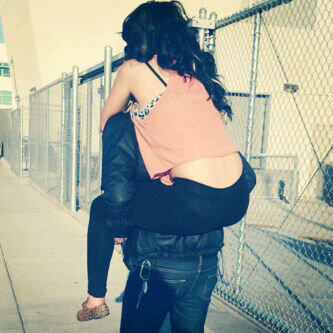 Super3Lawy's tweet photo. شوفتك عاافيہ هَ ي دوااِ #'    اﻟقلبَ و ‏​#ﻋلاﺟهہ  http://t.co/Hu3wJkjX
