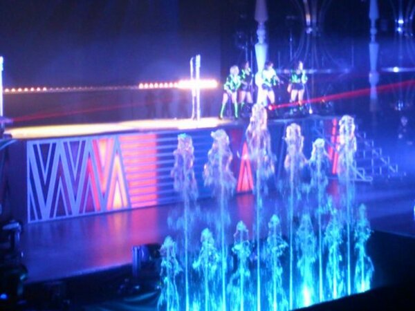 [CAPS]  Girls' Generation 2nd Arena Tour en Kobe BCpnBAkCQAAumJD