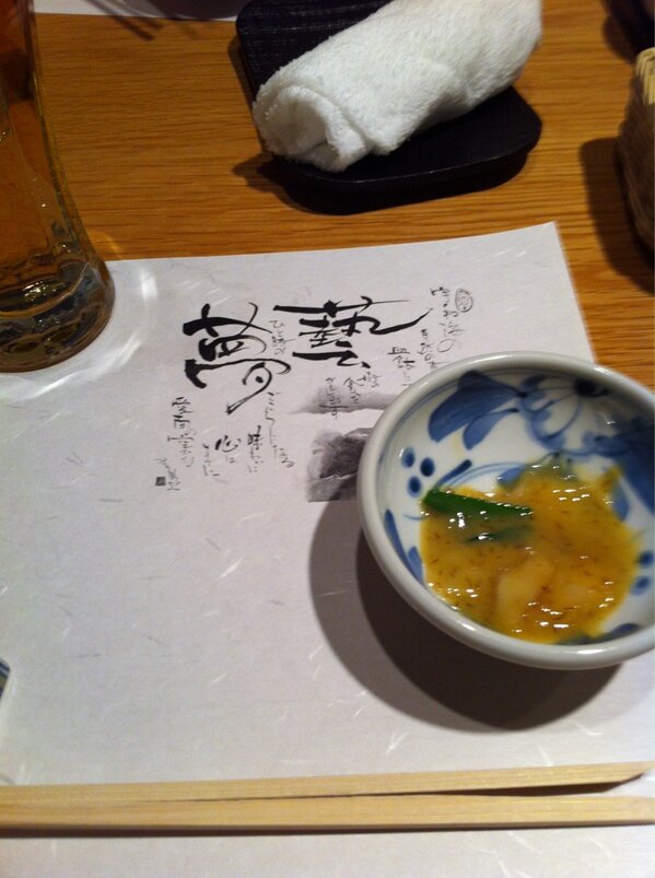 natu555's tweet photo. いただきます(๑• .̫ •๑)
静かなお部屋…エアコンの音のみ。
シュレックさんと昨日予約した蓺夢さんです。 http://t.co/yp0B0oBL