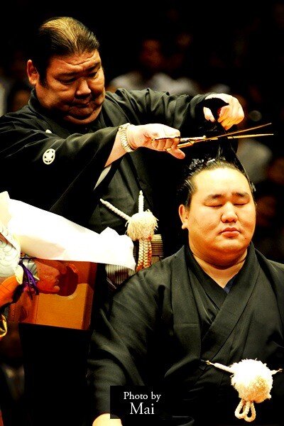 Asashoryu's tweet photo. Good bye my sumo!さよなら相撲人生！ http://t.co/DkiPSDaJ