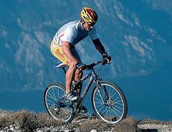 SigmaMatrix's tweet image. sigma-matrix.com
Заниматься бизнесом - то же самое, что ехать на велосипеде: либо вы движетесь, либо падаете.