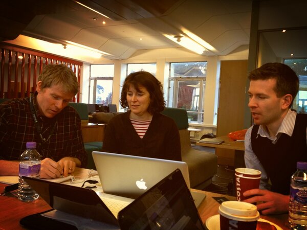 Launch48Exeter's tweet photo. From yesterday, a very focused @QuickAnalyses with mentor Robin Jackson @centreboss from @innovexeter http://t.co/HO3GD5l5 #Launch48