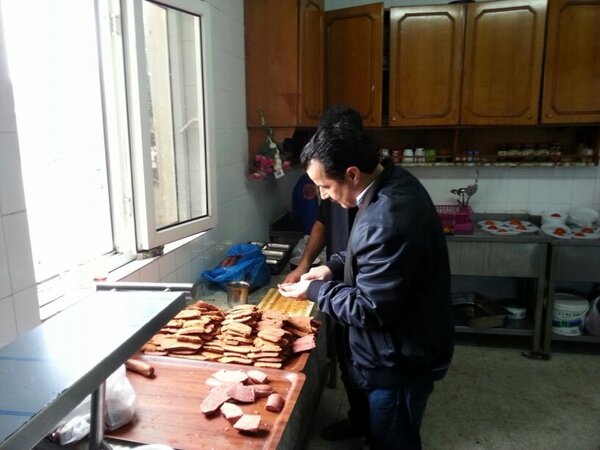 Bilal Bey kendi elleriyle hazırladığı sucukları çalışanlara ve misafirlerine ikram etti <a href="/bilalnadirgok/">BİLAL NADİR GÖK</a> @mvgok