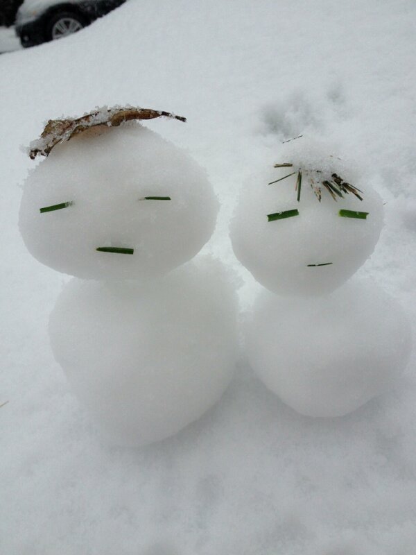 wanxiaofang's tweet photo. Happy snow family http://t.co/SC55Kxog