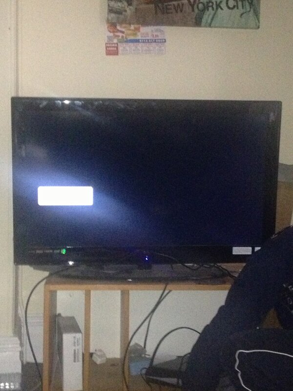 TheJakeWarren's tweet image. @KGammell sky box turned itself off it was so bored watching Scotland #BetterViewing