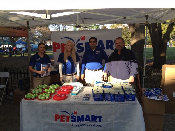 JerrySerafin's tweet photo. PetSmart team rocking it out at the Paws in the Park dog walk in downtown Orlando this morning! http://t.co/37l4moh1