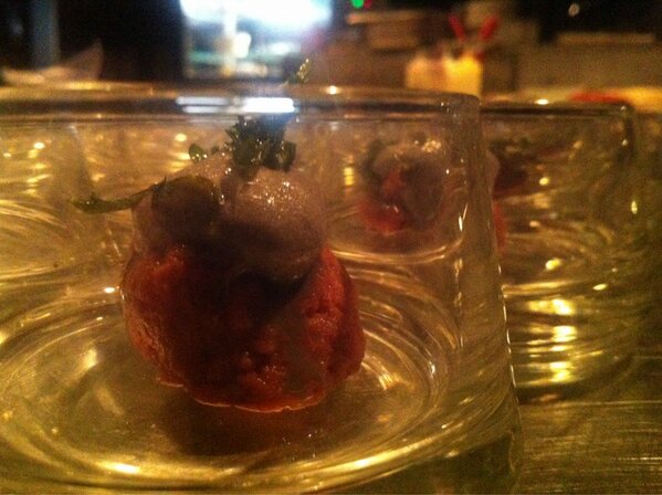 Huis gemaakte filet met knoflook schuim.. <a href="/bijteus/">Bij Teus</a> eerste amuse