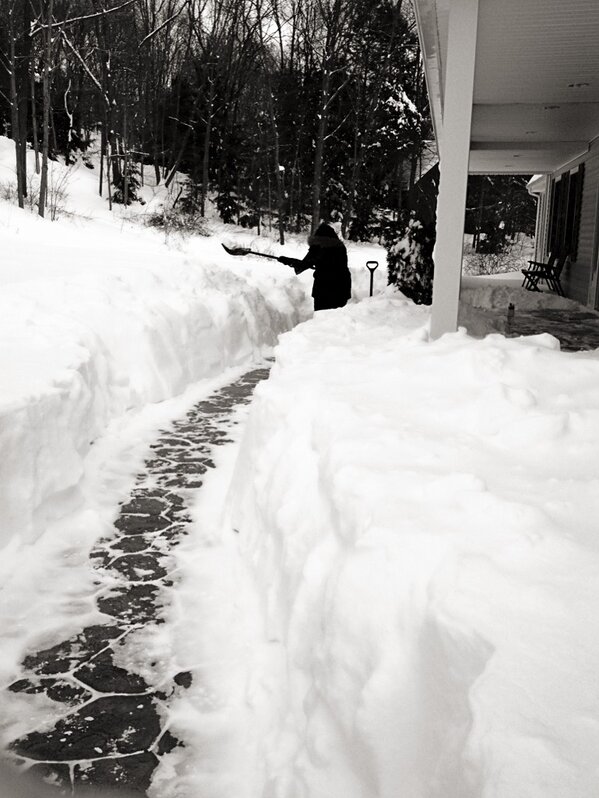 BallySportsCLE's tweet photo. @biggestlosernbc  Last Chance Workout, 2.5 hours of shoveling 3 ft of snow! #nemo http://t.co/TqmQaJzJ