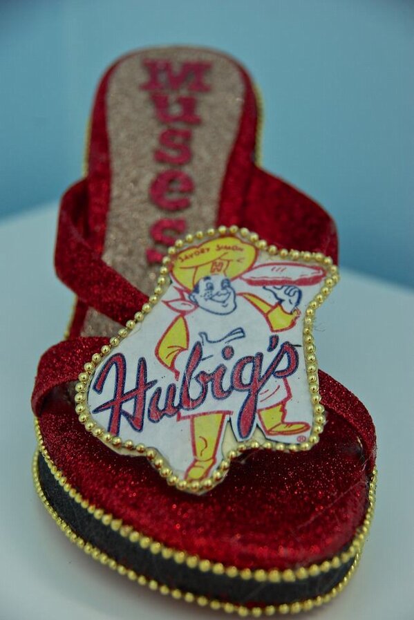Ladies, we really love all of the @KreweOfMuses shoe tributes to <a href="/HubigsPies/">Hubig's Pies</a>!  #NOLA #mardigras #pielover