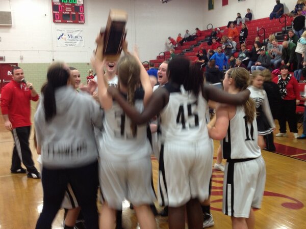 LibertyJrSports's tweet photo. 8th grade Liberty Girls win GMC league title and tournament champs a they finish undefeated 17-0. http://t.co/cRL9N6ef