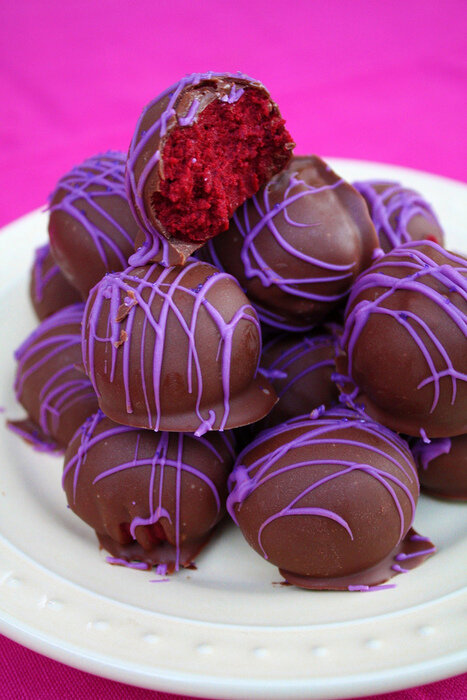 76Protas's tweet photo. Red Velvet Cake Pops https://t.co/Lbe5S2rCwy