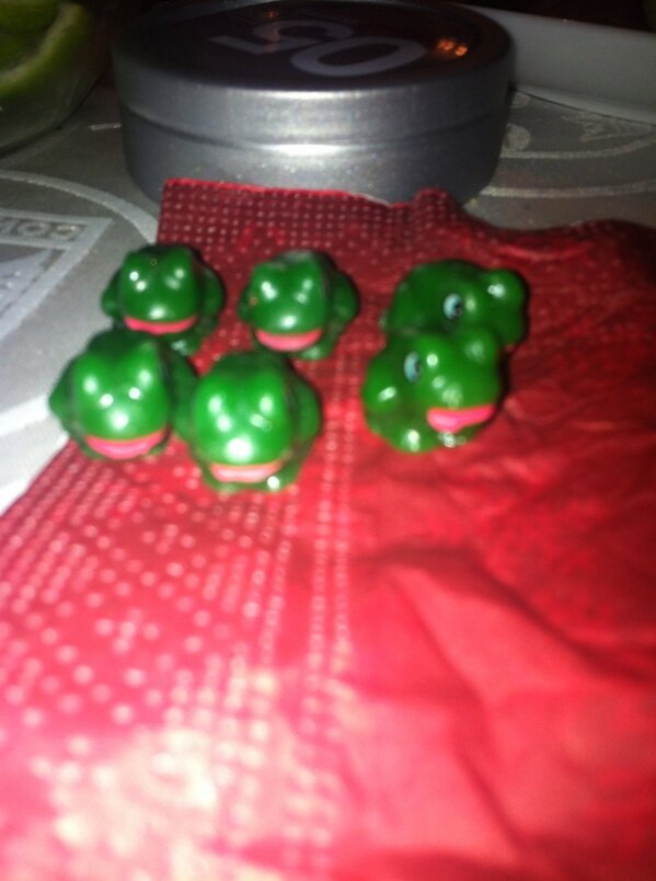 odhag's tweet photo. Froskene fra helvete http://t.co/KP9xcPCt