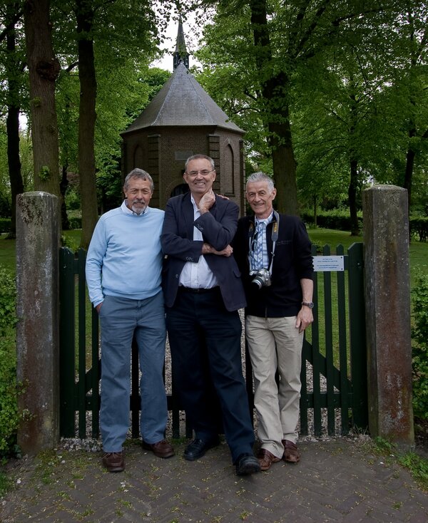 CeesJoppe's tweet photo. @gorgje, je herkent ze vast na 45 jaren. #peter #bram #cees http://t.co/6y24U0Y3