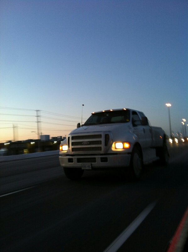 Somerville454's tweet photo. Big bears dream race rig #whycantiwinthelotto http://t.co/BoQ94eCM