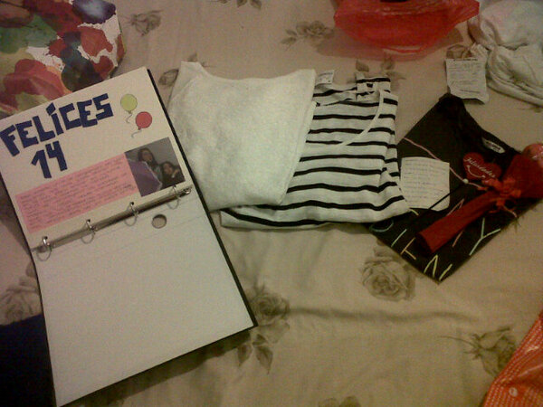 paulaesquivel99's tweet image. "@BelenGarFer: Si esque las tngo q quereeerrrr #8pp http://t.co/dQFWETOb"