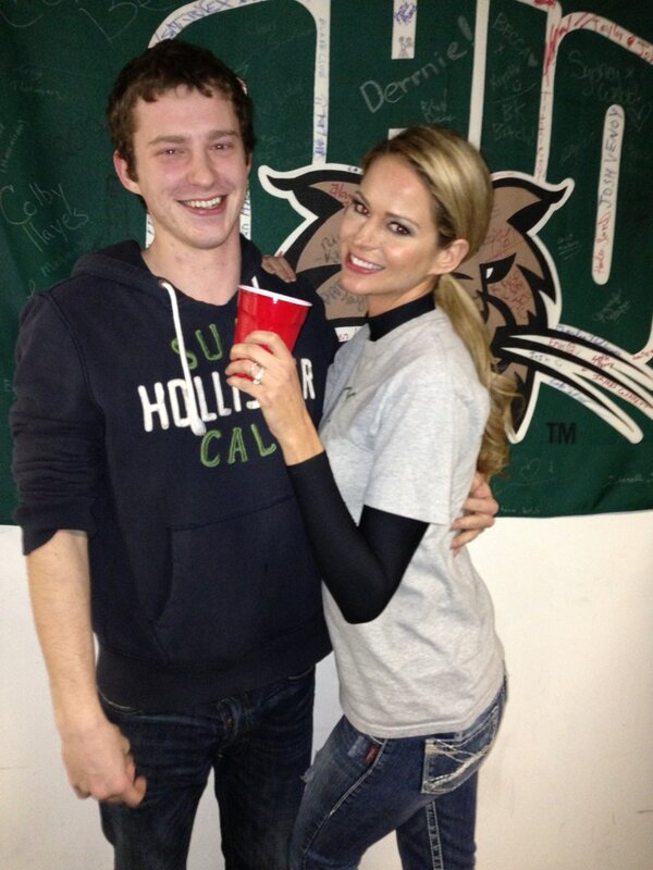 bethnicolehynes's tweet image. My little brother @cjswilliams and I! #SibsWeekend