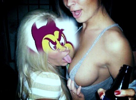ASUBoobs's tweet photo. Boom. #sideboob Saturday http://t.co/XUIoxByu