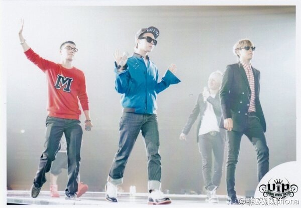 [10/2/13][Pho] Bức ảnh chưa được hé lộ của BIGBANG từ J-VIP BCuIPs1CMAEsfIK