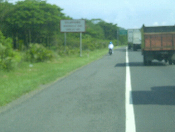 ahoz's tweet photo. @e100ss foto kmrn (9/2) sore, motor masuk tol waru arah sidoarjo http://t.co/DTYBHpzd