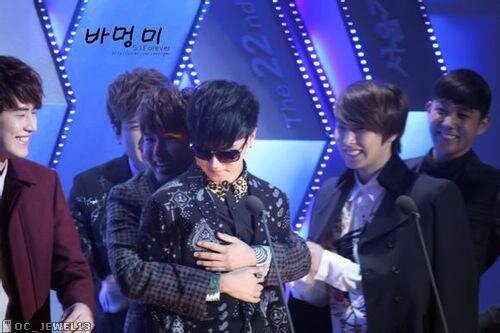 MrsTomlinton's tweet photo. OMG YeWook moment < 33 Sunggie happy smile plus Wookie fully joy http://t.co/NN83ukS0