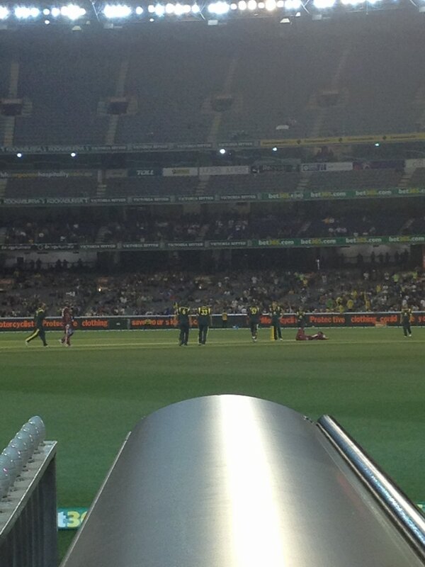 cricketcomau's tweet photo. It's going right down to the wire! #CommBankODI #odiparty http://t.co/3extszsf