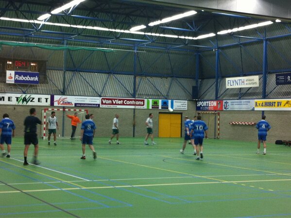 JetvanEsch's tweet photo. Heren 1 in Kwintsheul. http://t.co/NrWenzo7